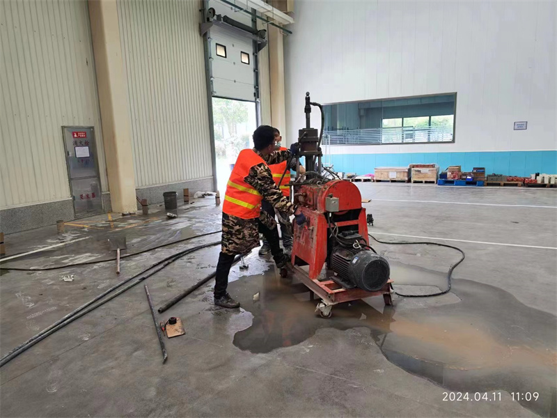 双辽厂房地面下沉塌陷注浆加固施工